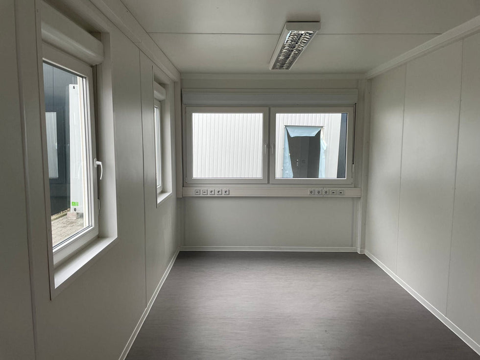 Contenedor oficina. 6,75 × 2,42 M ( R: 2350 )