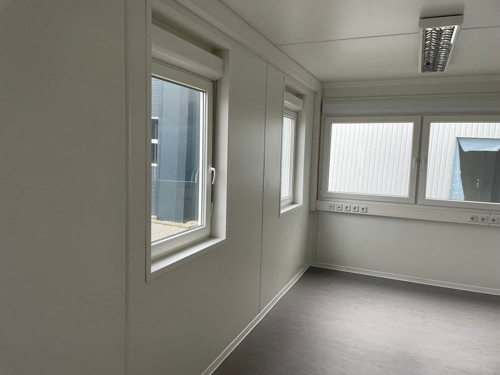 Contenedor oficina. 6,75 × 2,42 M ( R: 2350 )